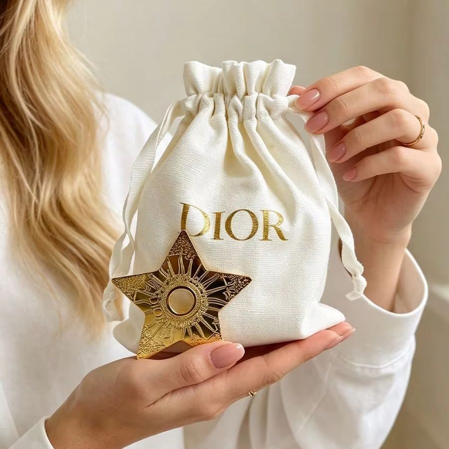 กระเป๋าผ้าแคนวาสสีขาวนวล Dior  - Women Bags Dior บทวิจารณ์และราคา